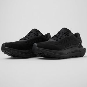 EUC Alo Yoga Runners in Black/Black Women’s Size 7.5